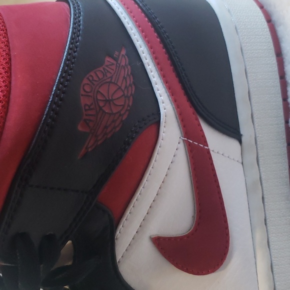 Nike Air Jordans 1 - Picture 5 of 10